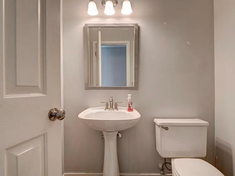 1306 Portside Ln — Photo 16