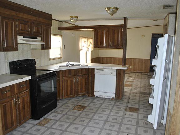 3rd image of 5976 Cedar Lake Dr