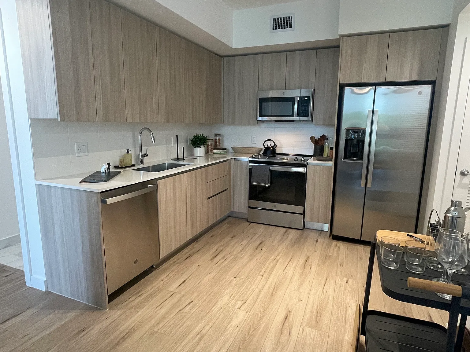1 bed, 690 sqft, $2,060 — Photo 1