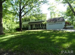 1241 N Hickory Ln, East Peoria, IL 61611