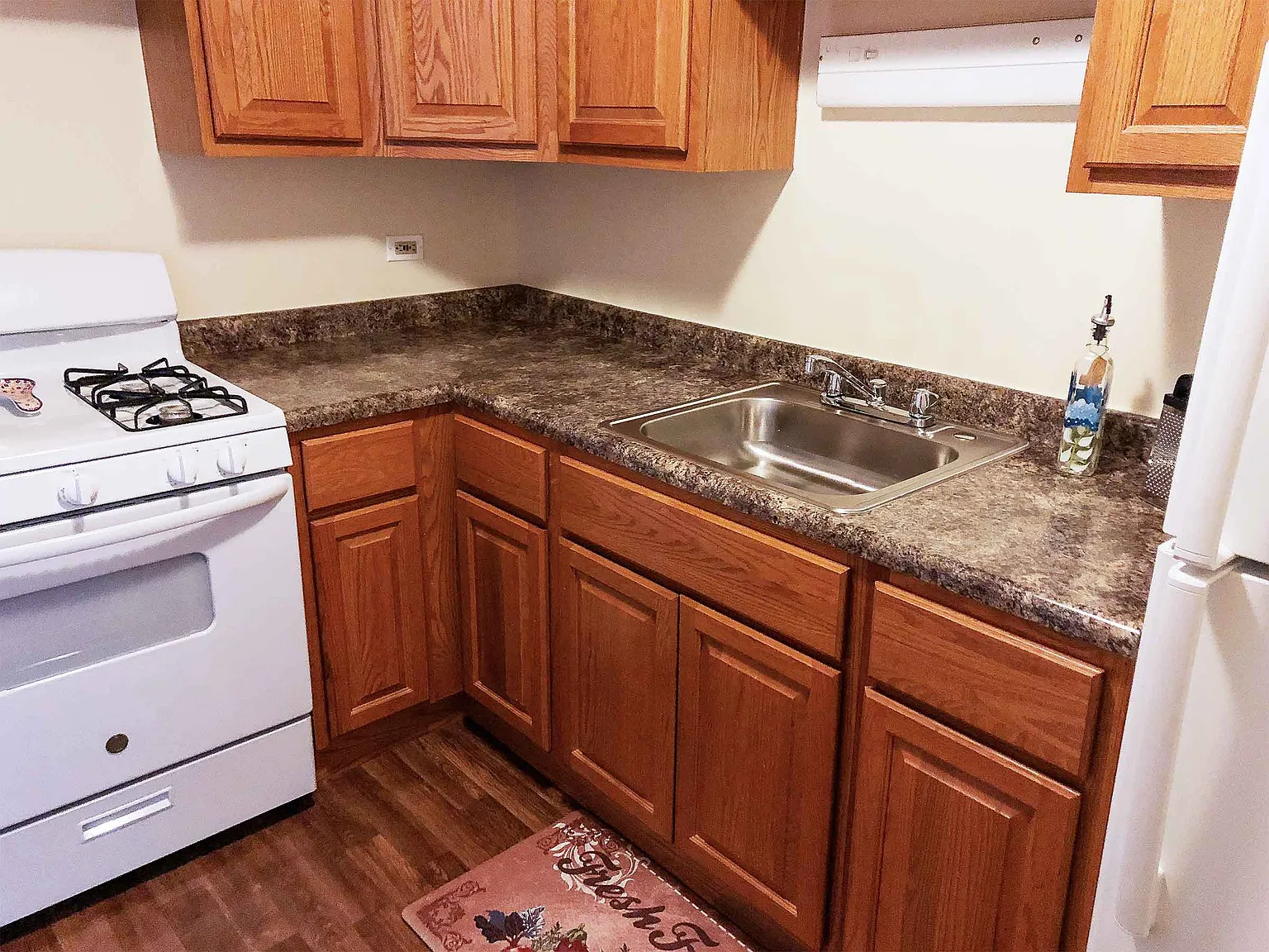 Hyde Park West Apartments & Townhomes — Photo 2