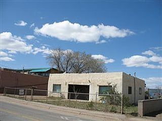 2nd image of 826 Baca St