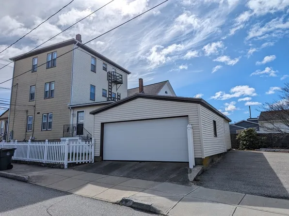 483 Stafford Rd, Fall River, MA 02721