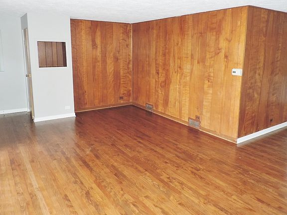 5th image of 10123 Dickens Ave