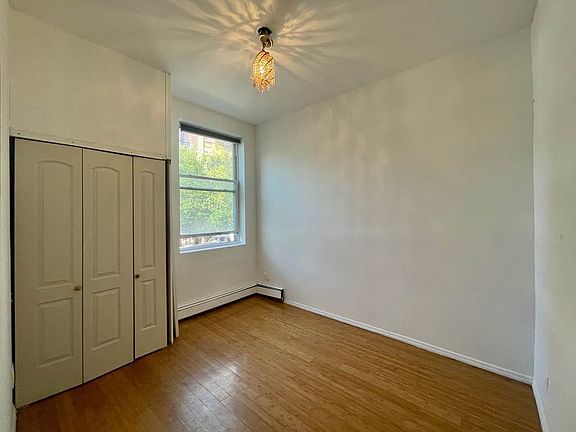 5th image of 404 E 117th St APT 4