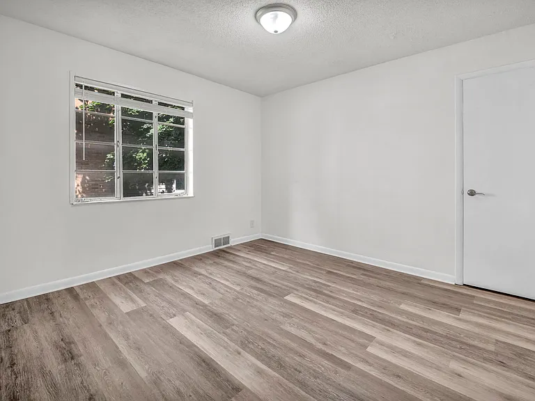 1787 Tanglewood Dr — Photo 15