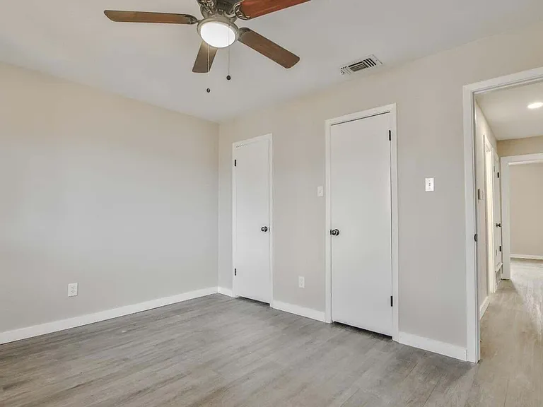 8007 Elmwood Ave — Photo 16