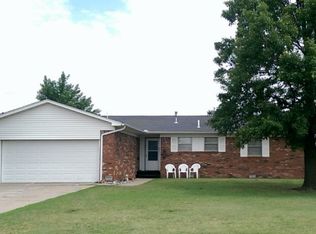 1215 W Edgewood Dr, Wellington, KS 67152