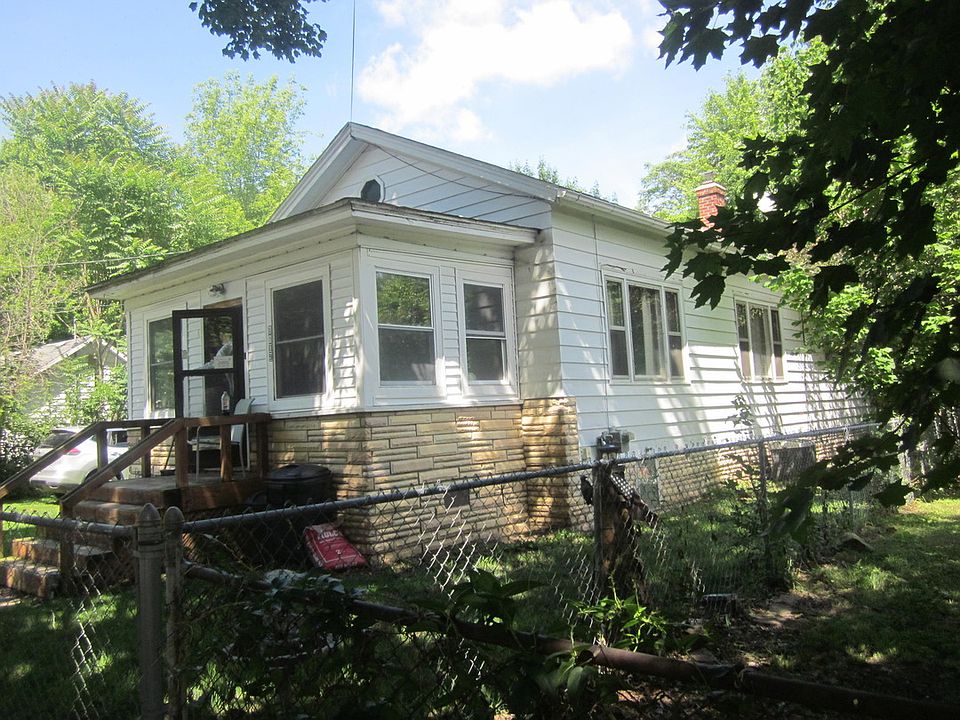 2nd image of 1109 Scott St