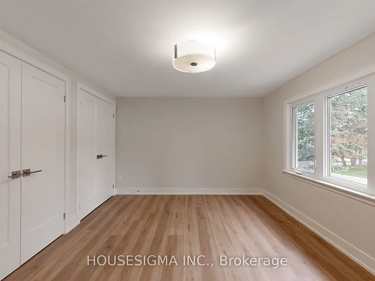 126 Woodward Ave — Photo 11