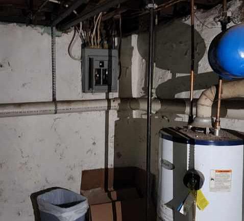 4th image of 305 Lismore Ave