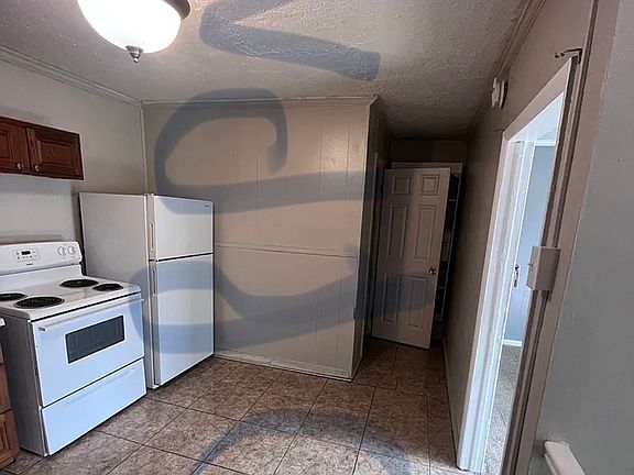 4th image of 222 Frederick St #2