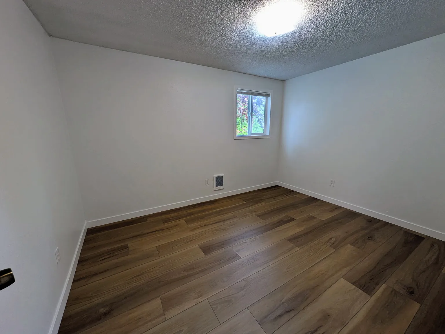 2 bed, 958 sqft, $2,100 — Photo 3