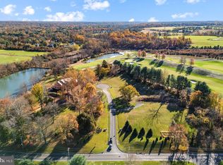 1 Gadwall Ln, New Hope, PA 18938