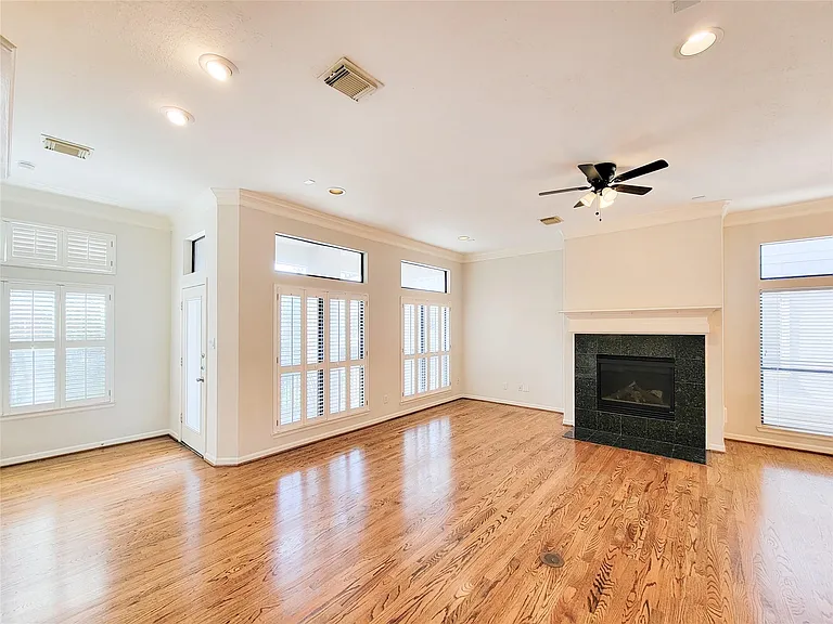 604 Reinerman St — Photo 10