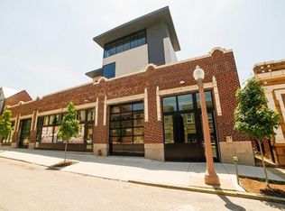 4526 Olive St APT C, Saint Louis, MO 63108