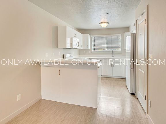 4th image of 1081 W 993 N Unit 54