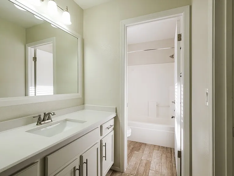 10559 W Amelia Ave — Photo 12