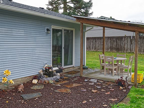 5th image of 10211 NE 75th St