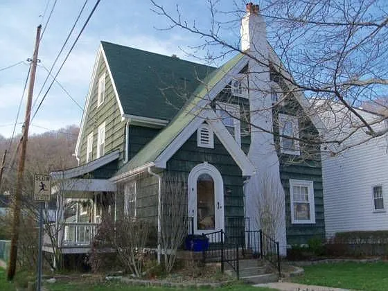136 Elm St photo 1