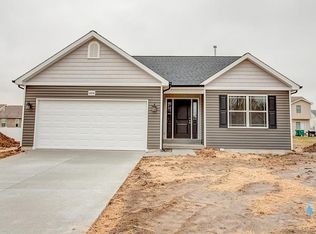 1213 Lear Ln, Mascoutah, IL