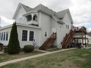 130 S River Park Dr, Guttenberg, IA 52052