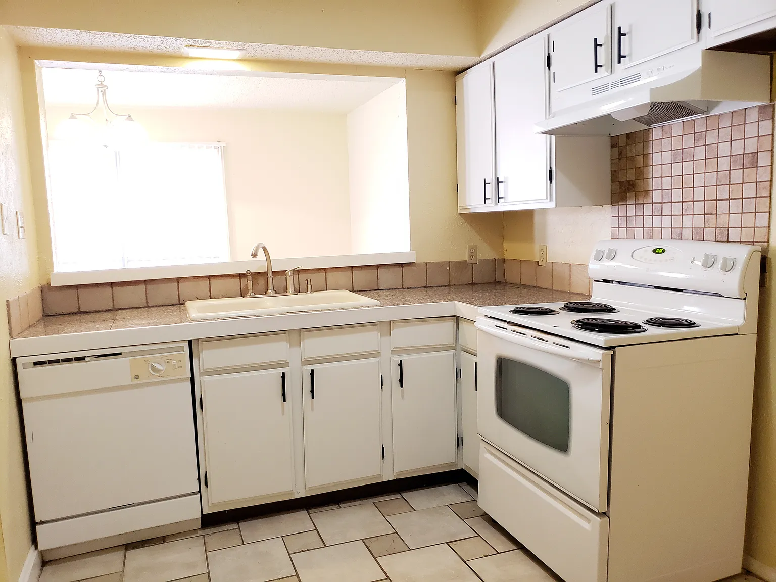 2 bed, 1.5 bath, 1400 sqft, $1,875 — Photo 4