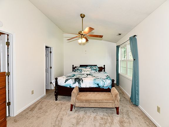 5th image of 153 Foxwood Dr