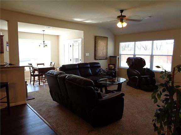 3rd image of 938 Bens Dr