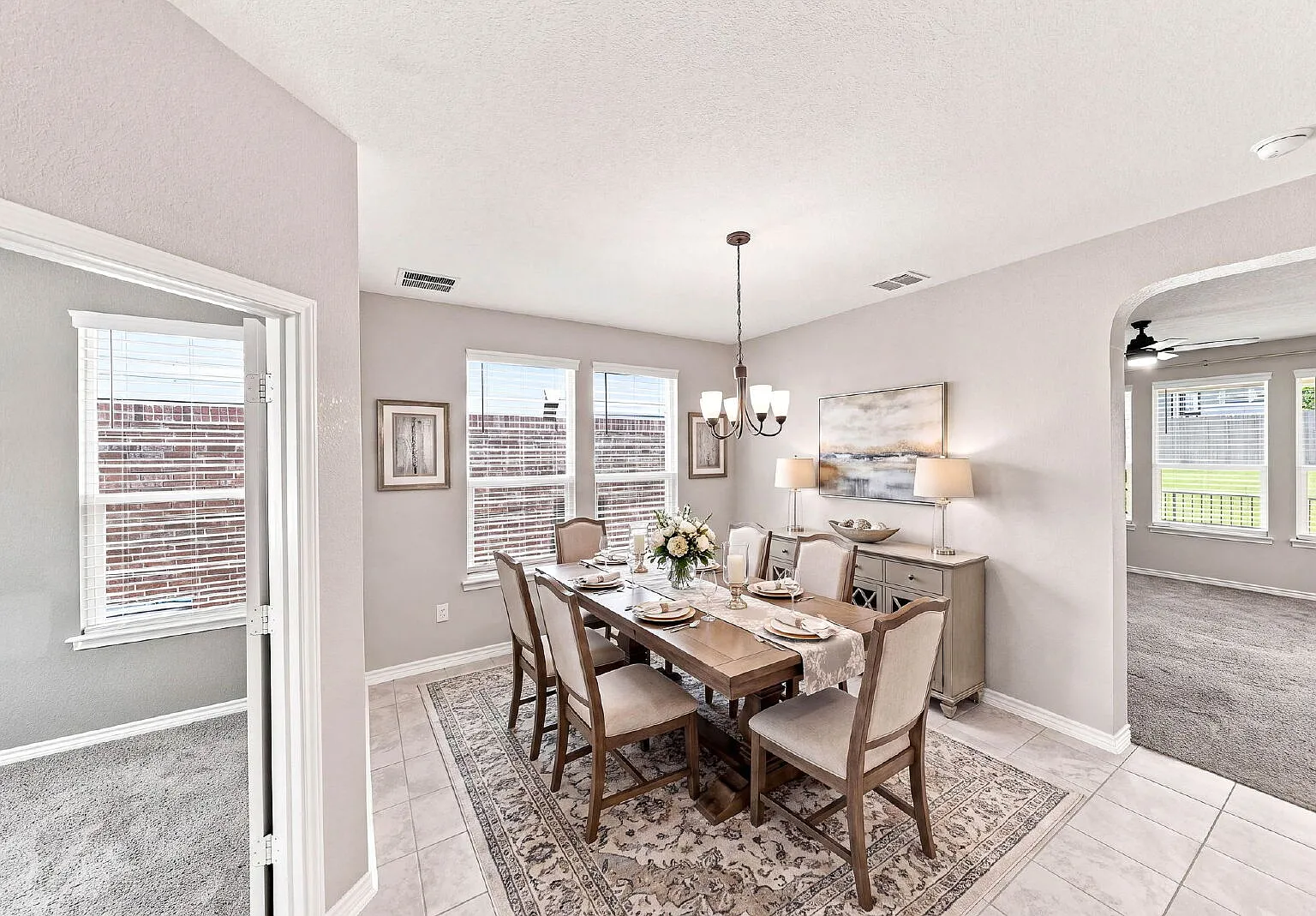 4 bed, 2.5 bath, 2758 sqft, $2,500 — Photo 4