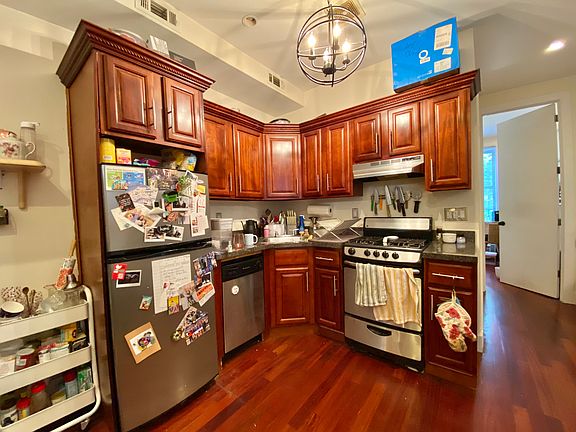 5th image of 1061 Bergen St APT 6