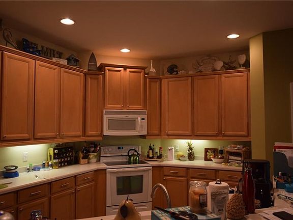 3rd image of 3517 Foxchase Dr