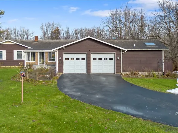 2635 Connors Rd, Baldwinsville, NY 13027