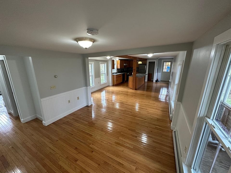 Living Room/Dining/Kitchen