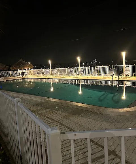 7400 Sunshine Skyway Ln S — Photo 16