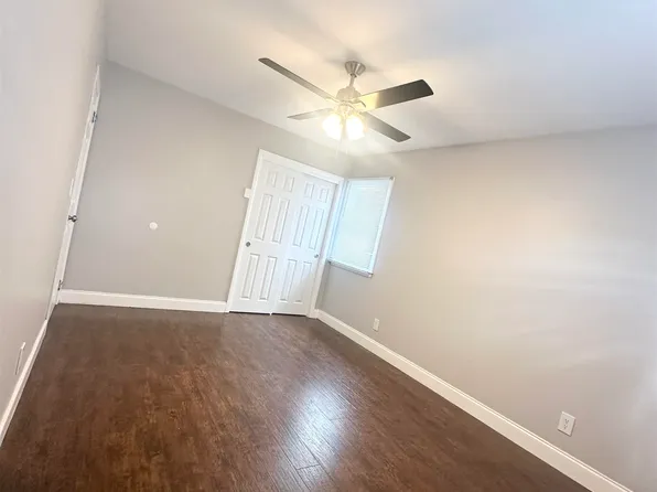 5708 Broadway image 4 of 11