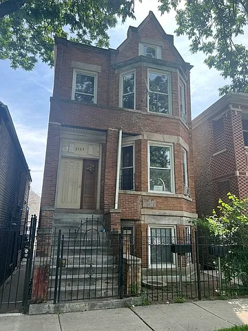 2523 S Whipple St #3F — Photo 10