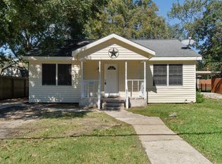 1008 W Sealy St, Alvin, TX 77511