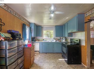 808 Shively Creek Rd, Canyonville, OR 97417
