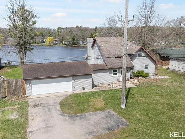 11285 Riverside Dr, Stanwood, MI 49346