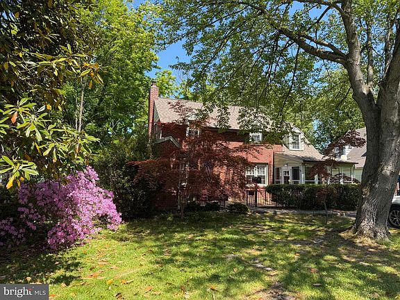 2nd image of 803 Bellevue Rd