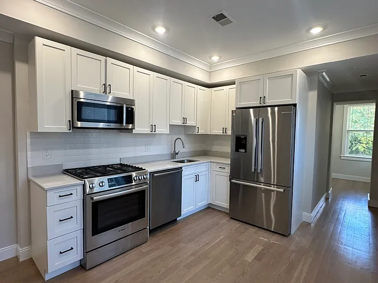 47 Englewood Ave #8 — Photo 1