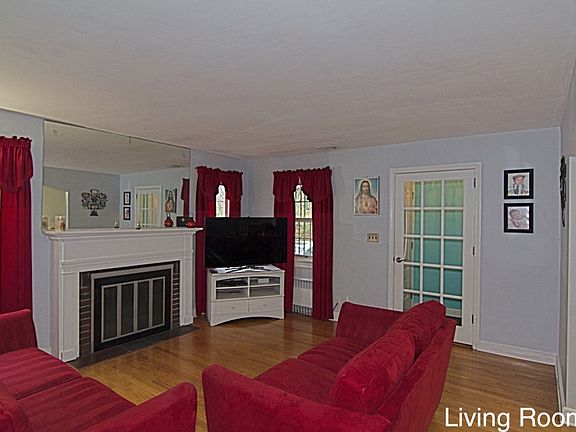 2nd image of 57 Parkside Dr