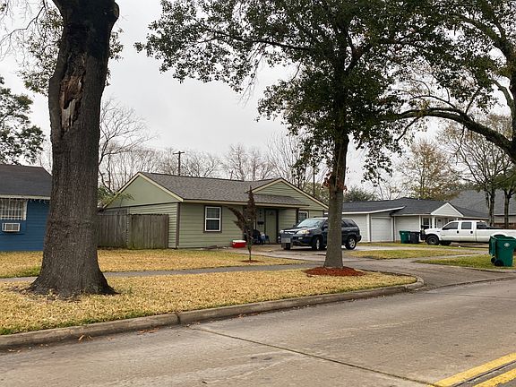 3rd image of 409 Pauline Ave