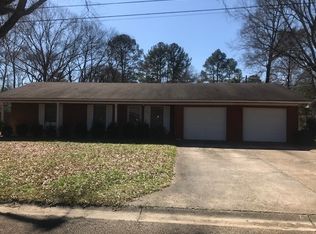 927 Woodville Dr, Jackson, MS 39212