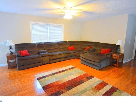 2nd image of 12 Foxwood Ct
