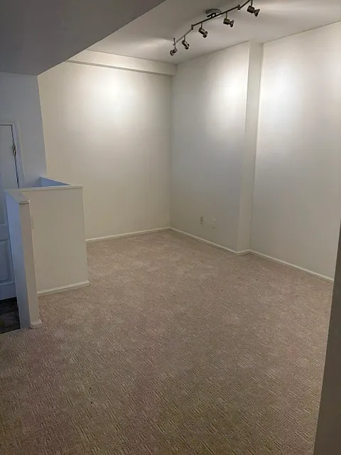 1 bed, 534 sqft, $975 — Photo 4