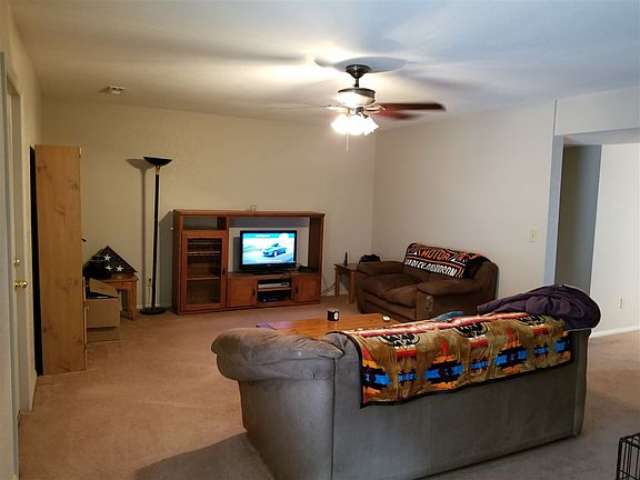 3rd image of 936 Boswell Dr