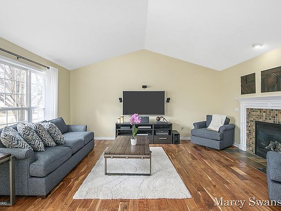5th image of 2901 Woodglen St NW