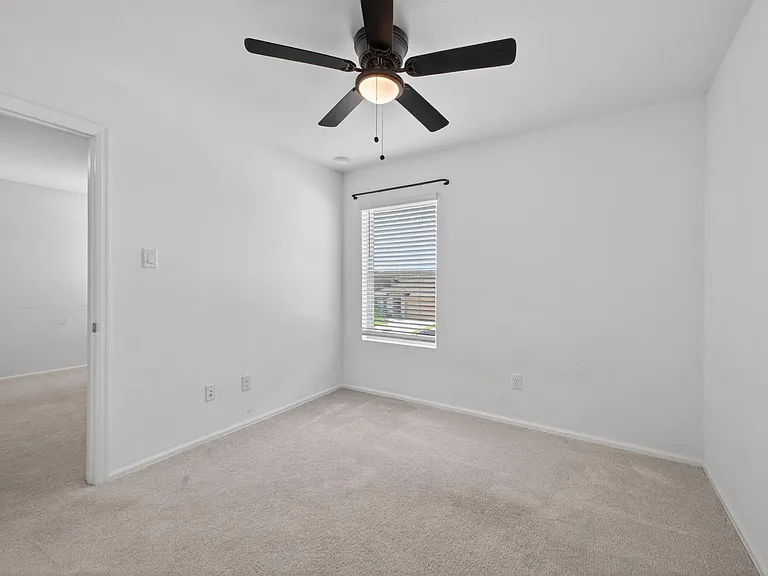 1519 Twilight Green Dr — Photo 32